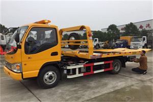 桦甸哪里有拖车服务