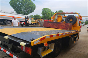 桦甸附近拖车电话号码服务